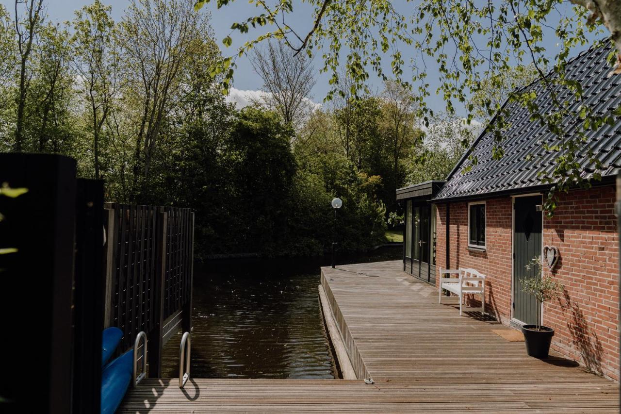 B&B Oan'T Wetter Dokkum Exteriör bild